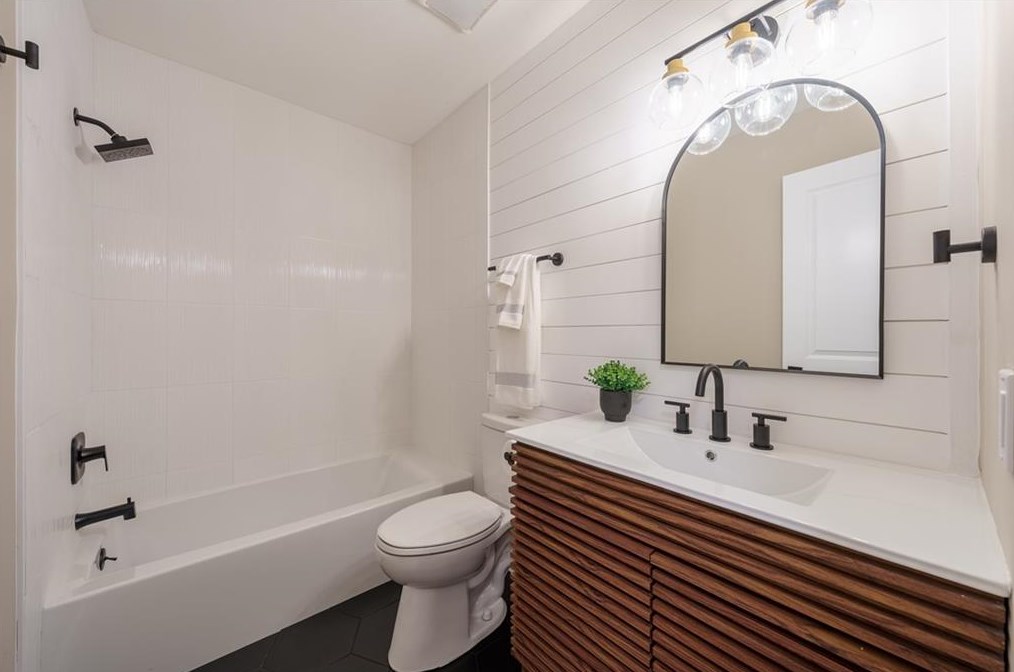 2255 Wallingford Dr, Decatur GA 30032-6239 exterior