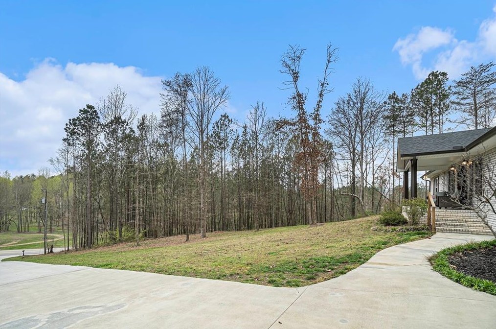679 Beamer Cir, Calhoun, GA 30701-3571