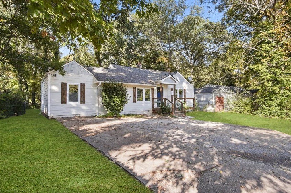 3378 Glenwood Rd, Decatur GA  30032-4276 exterior