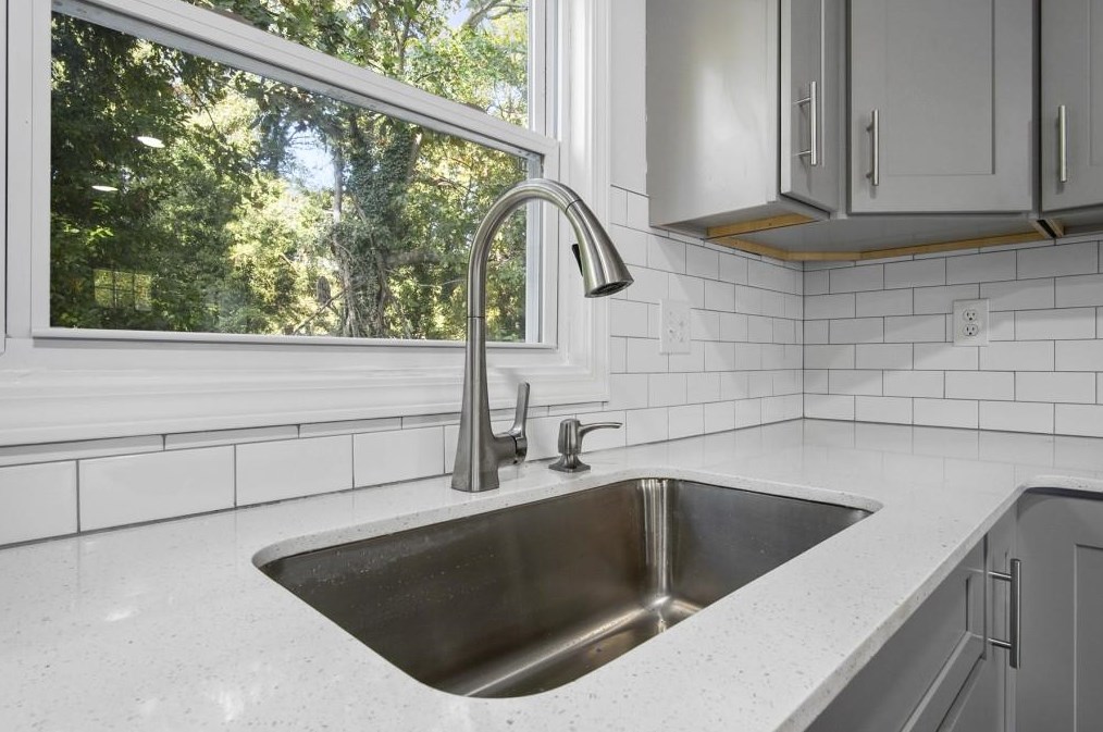 3378 Glenwood Rd, Decatur GA  30032-4276 exterior