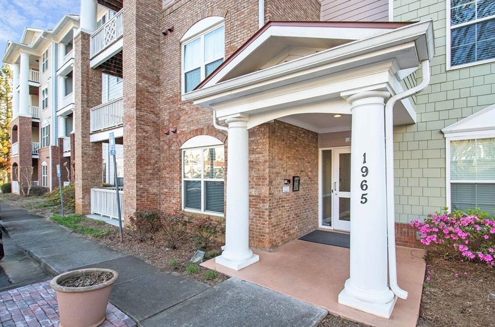 1965 Nocturne Dr, Alpharetta GA 30009-7618 exterior