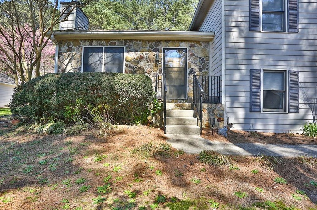 1682 Bennett Rd, Grayson, GA 30017