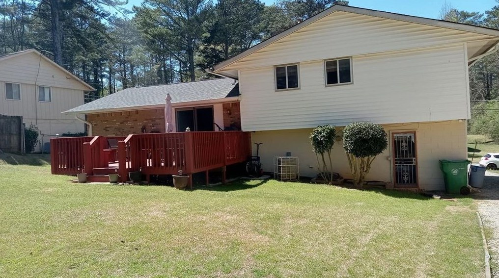 1524 Pine Glen Cir, Decatur GA  30035-1527 exterior