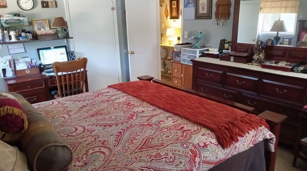 1524 Pine Glen Cir, Decatur GA  30035-1527 exterior