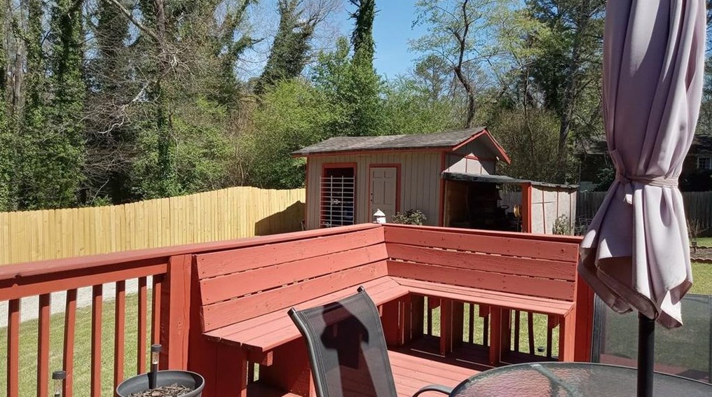 1524 Pine Glen Cir, Decatur GA  30035-1527 exterior