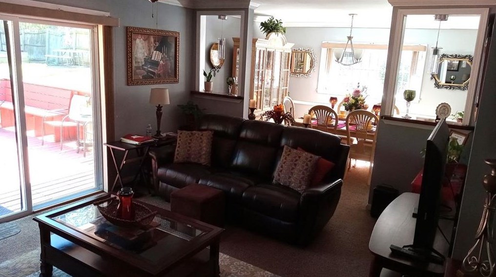 1524 Pine Glen Cir, Decatur GA  30035-1527 exterior