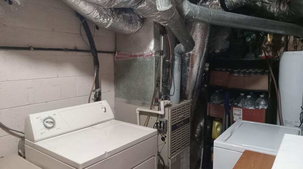 1524 Pine Glen Cir, Decatur GA  30035-1527 exterior