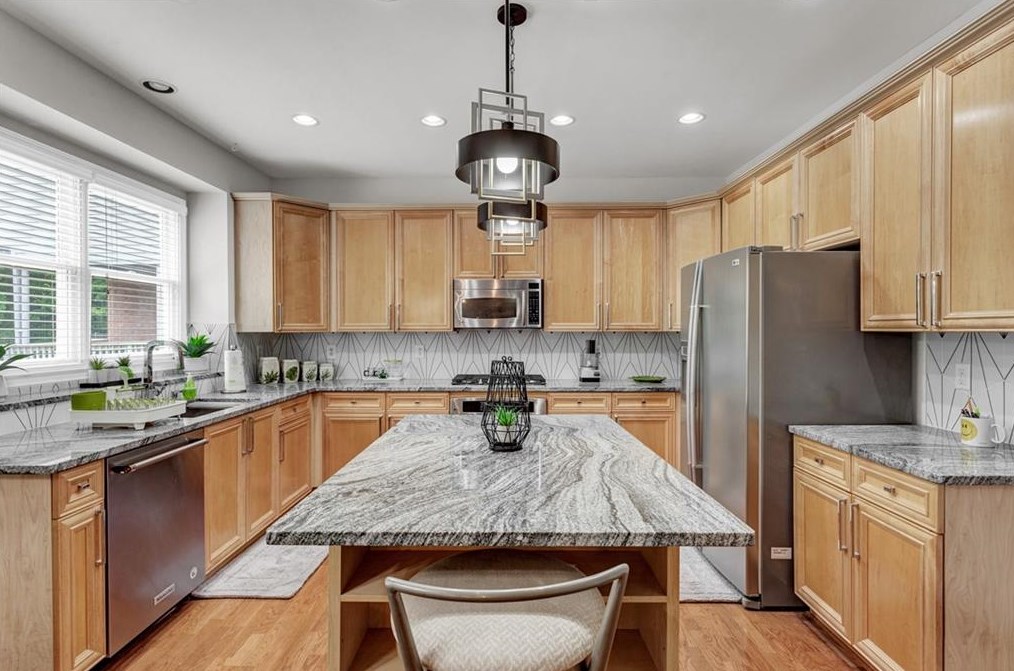 1539 Reserve Cir, Decatur GA  30033-1538 exterior