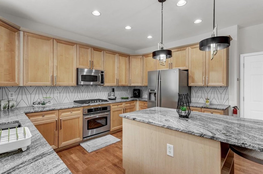 1539 Reserve Cir, Decatur GA  30033-1538 exterior