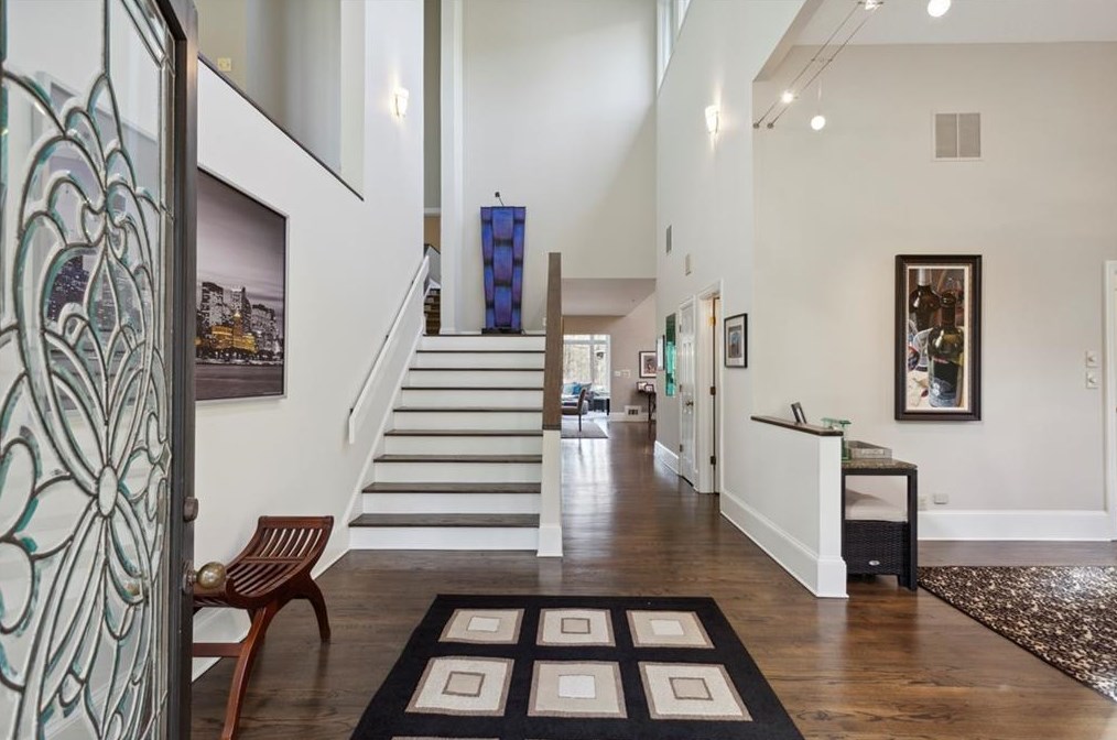 325 Park Glen Pt, Atlanta, GA 30327-4822