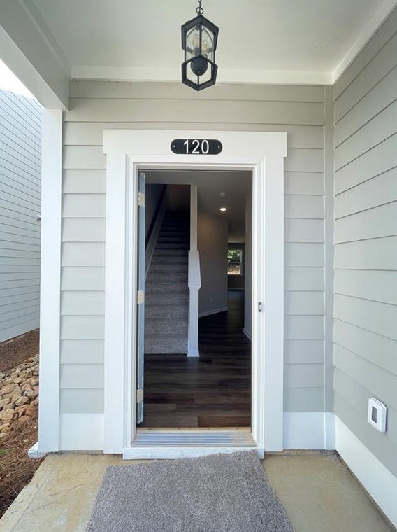 124 Mill Pond Ln, Calhoun, GA 30701