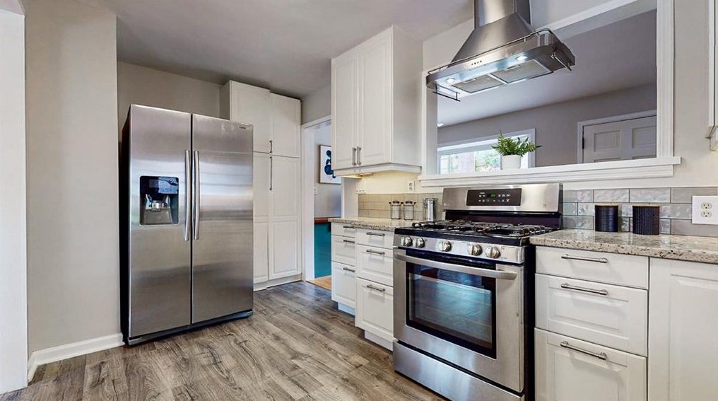 579 Superior Ave, Decatur GA  30030-1404 exterior