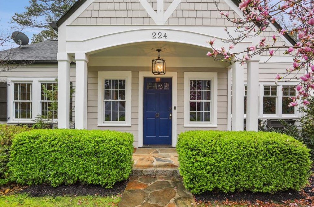 224 Chelsea Dr, Decatur GA  30030-5004 exterior