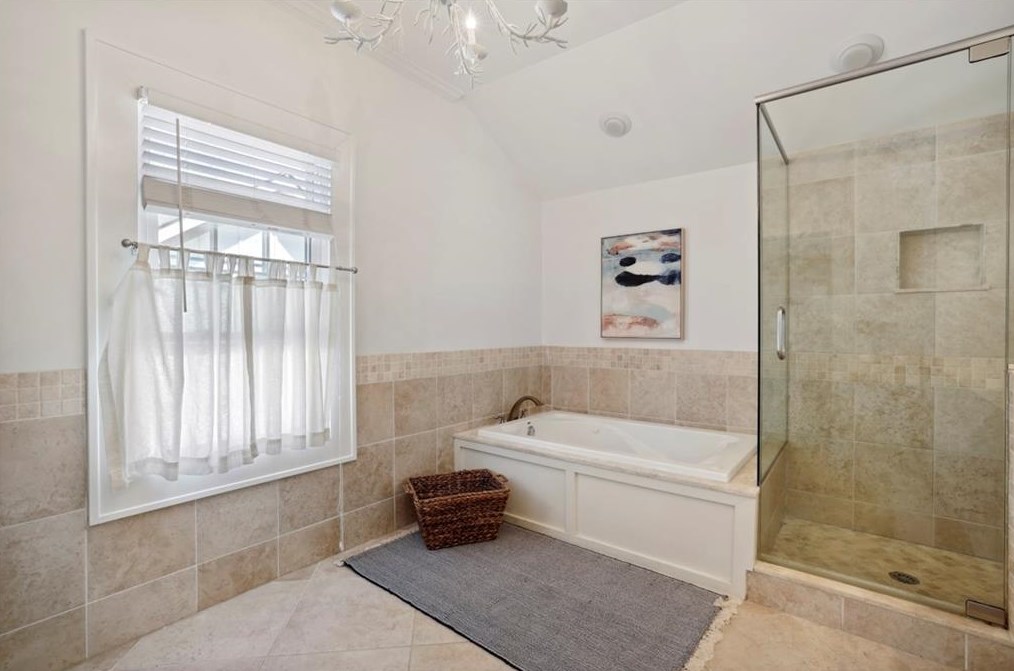 224 Chelsea Dr, Decatur GA  30030-5004 exterior