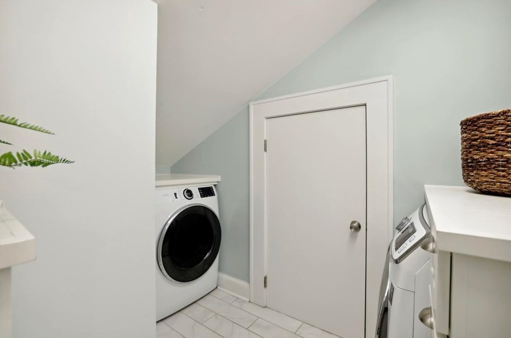 224 Chelsea Dr, Decatur GA  30030-5004 exterior