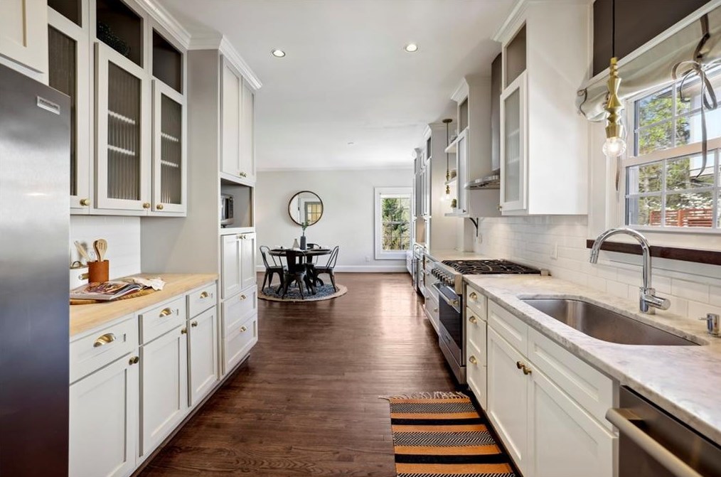 224 Chelsea Dr, Decatur GA  30030-5004 exterior