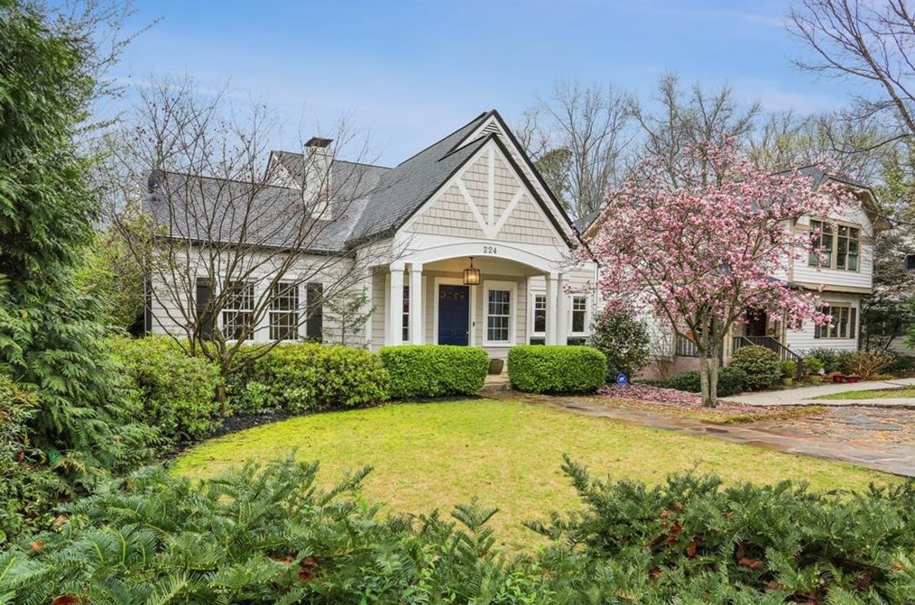 224 Chelsea Dr, Decatur GA  30030-5004 exterior