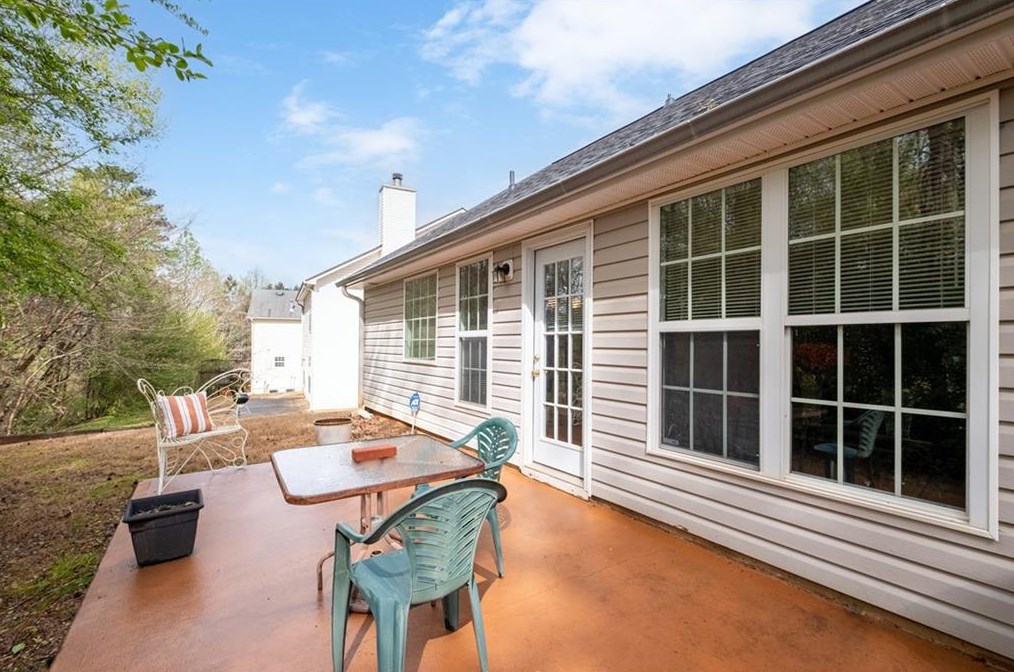 223 Mount Laurel Dr, Dallas GA  30132-0958 exterior