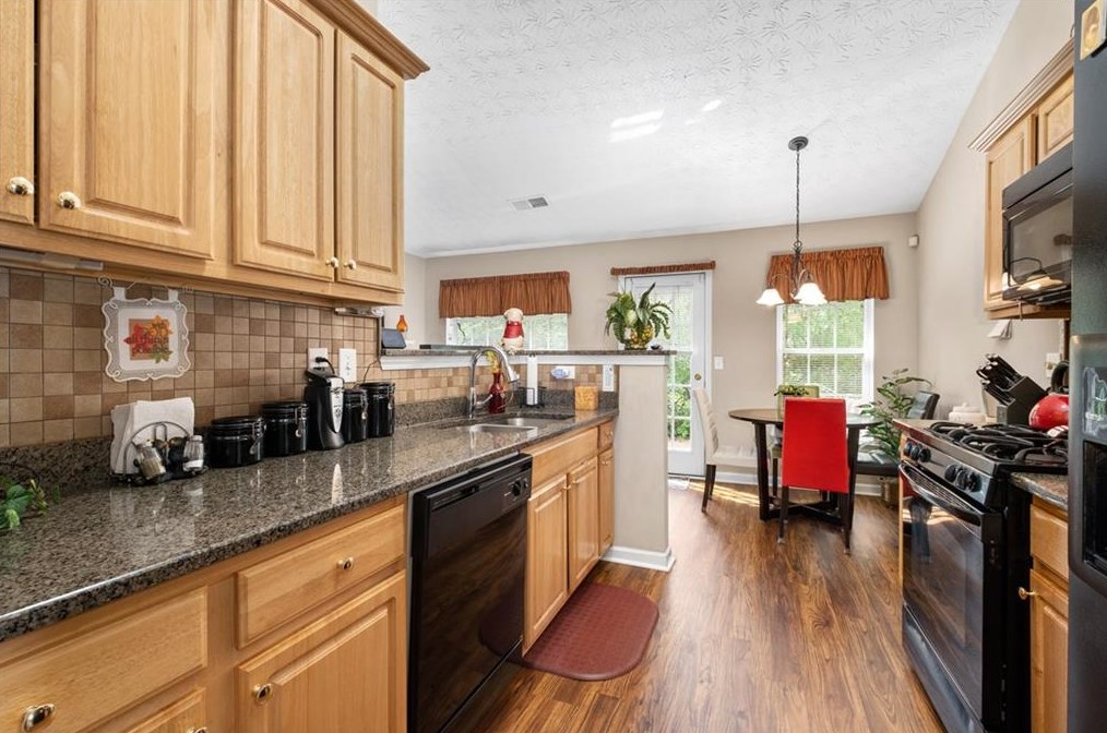 223 Mount Laurel Dr, Dallas GA  30132-0958 exterior