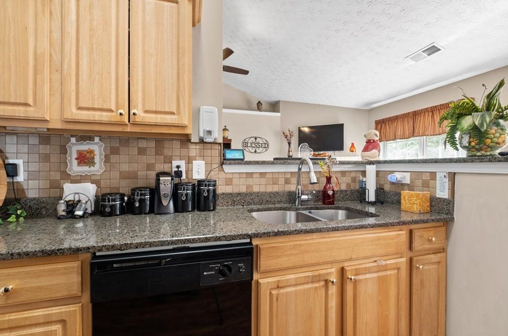 223 Mount Laurel Dr, Dallas GA  30132-0958 exterior