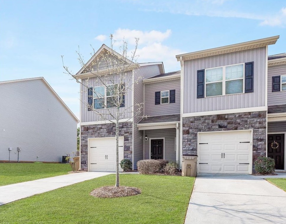 637 Oakside Pl, Acworth, GA 30102