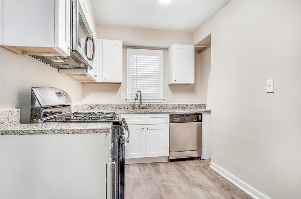 1376 David Cir, Decatur GA  30032-2917 exterior
