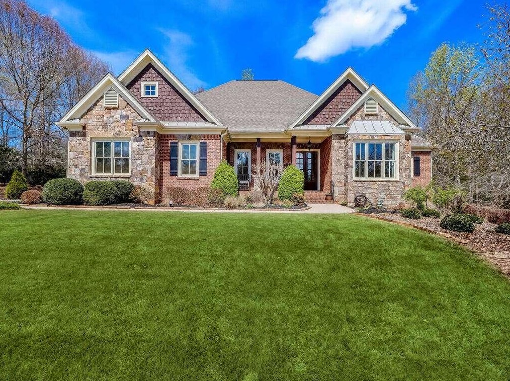 159 E Fork Ln, Pendergrass, GA 30567