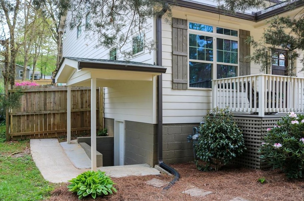 2291 Ava Pl, Decatur GA  30033-4707 exterior