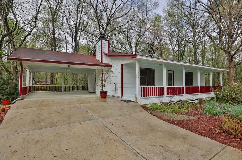 607 Chris Cir, Lawrenceville, GA 30044-3762