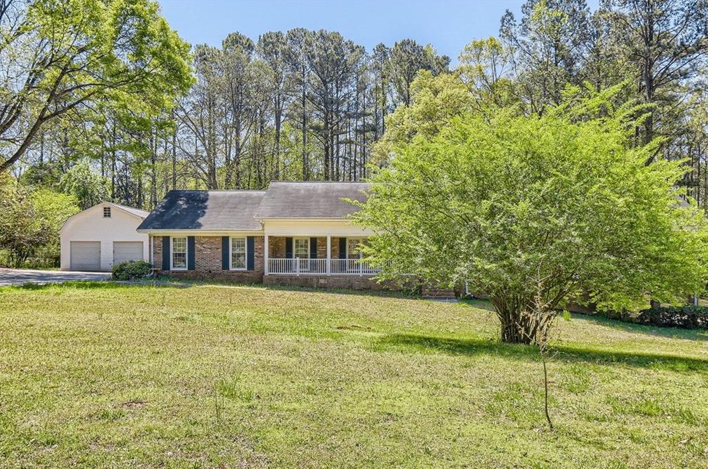 320 Marilyn Dr W, Fayetteville, GA 30214