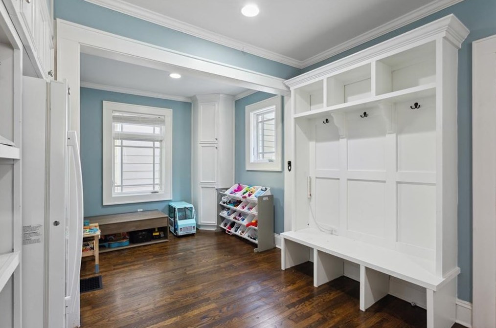 211 Parkside Cir, Decatur GA  30030-1412 exterior