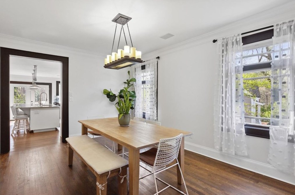 211 Parkside Cir, Decatur GA  30030-1412 exterior