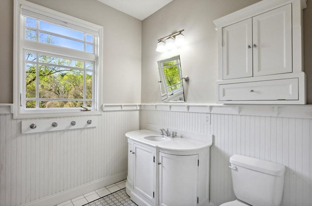 211 Parkside Cir, Decatur GA  30030-1412 exterior