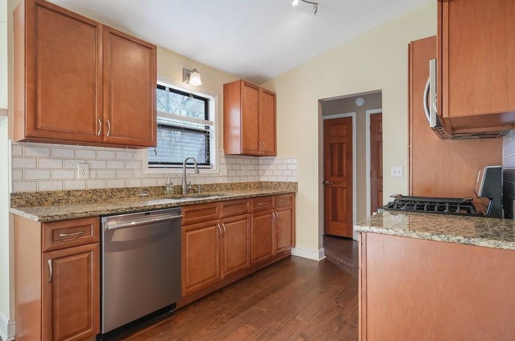 4472 Springwood Dr, Smyrna GA  30082-4454 exterior