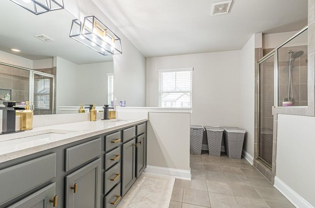 4134 Woodland Park Dr, Atlanta GA  30331 exterior