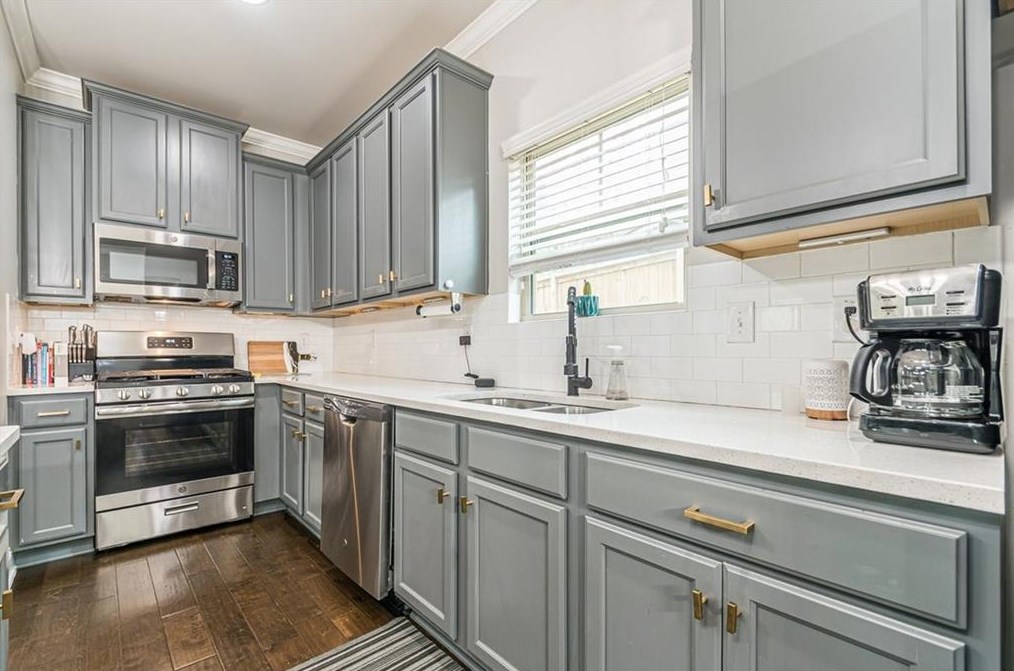 4134 Woodland Park Dr, Atlanta GA  30331 exterior