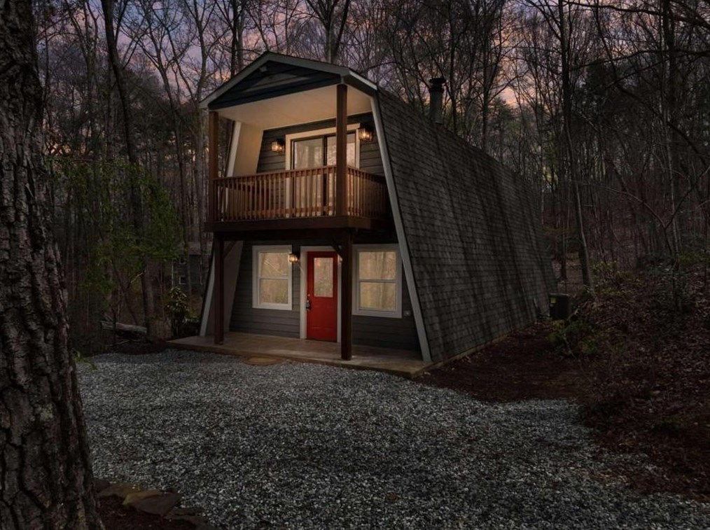 143 Skyview Cir, Clarkesville, GA 30523