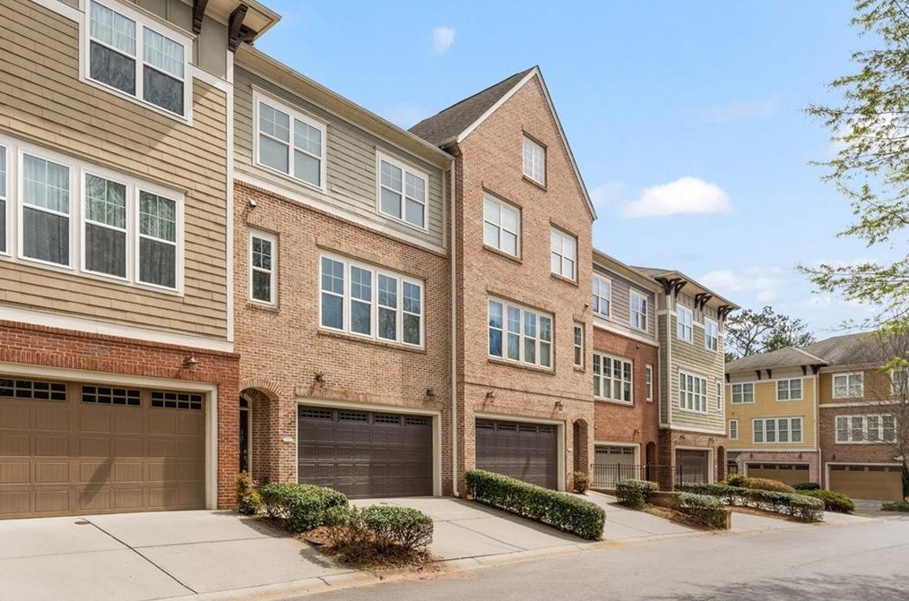 3118 Turman Cir, Decatur, GA 30033-3255