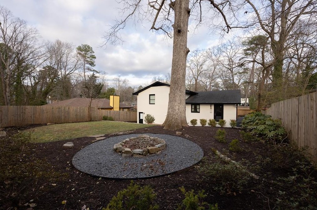 1969 Stanton St, Decatur GA  30032-4154 exterior