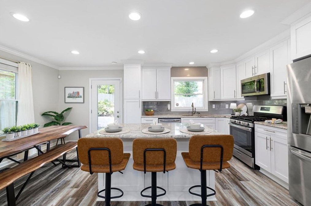 1969 Stanton St, Decatur GA  30032-4154 exterior