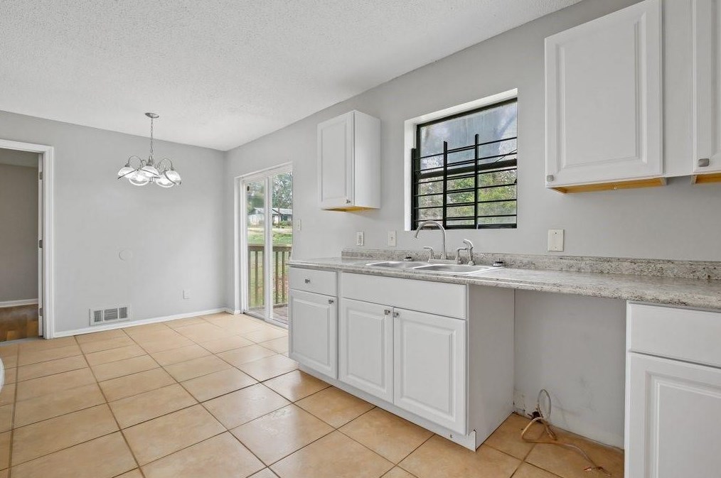 1486 Joy Ln, Decatur GA  30032-3022 exterior