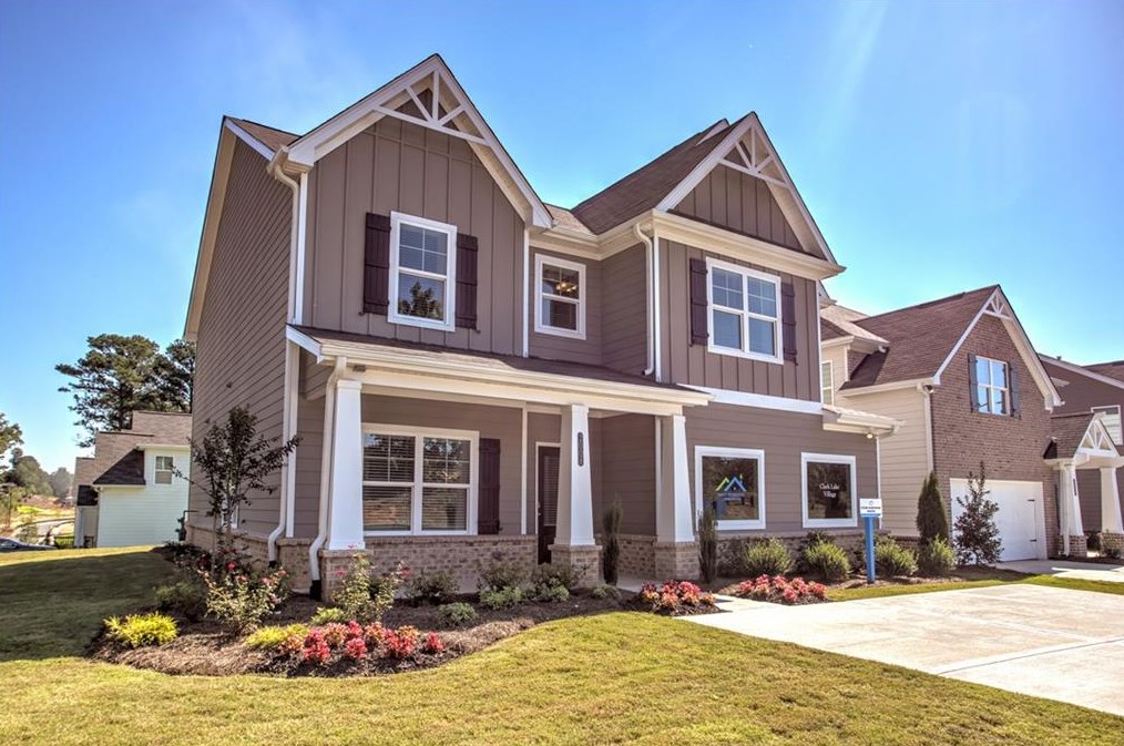595 Clark Lake Estates Dr, Grayson, GA 30017-0012