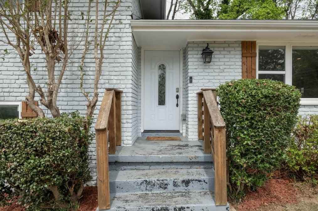 3142 Gay Dr, Decatur GA  30032-7135 exterior