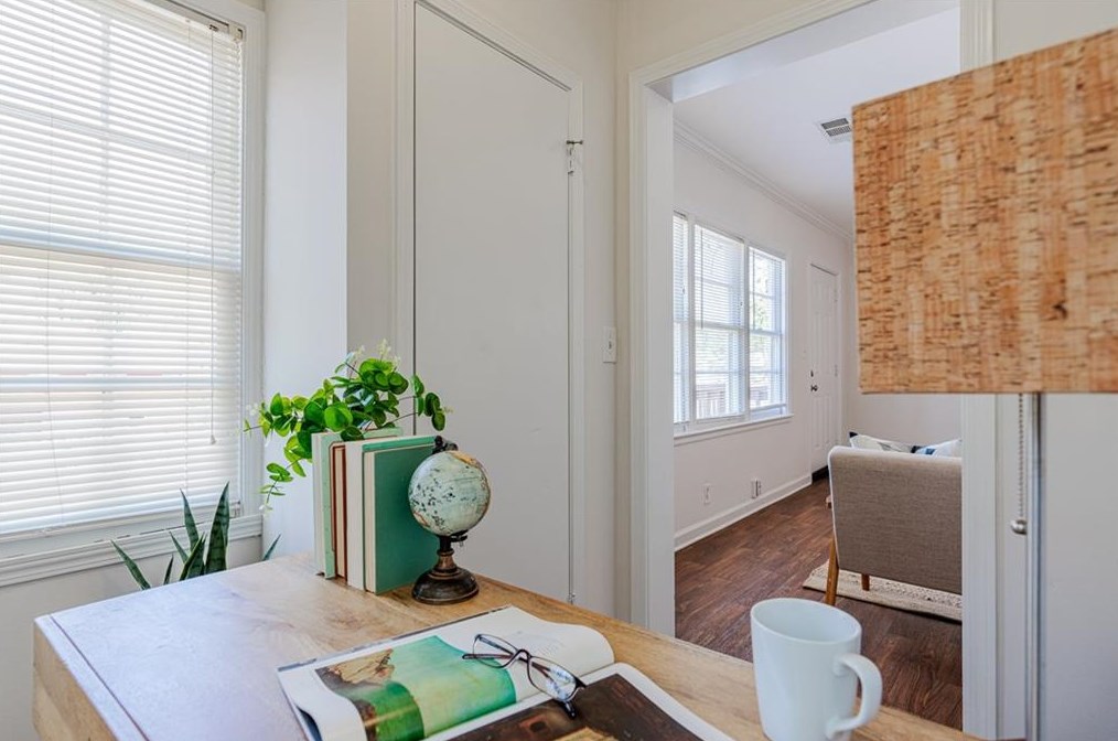 3723 Glenwood Rd, Decatur GA  30032-4527 exterior