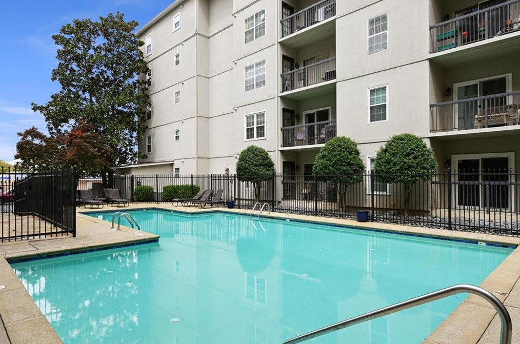 1075 Peachtree Walk, Atlanta GA  30309-4404 exterior