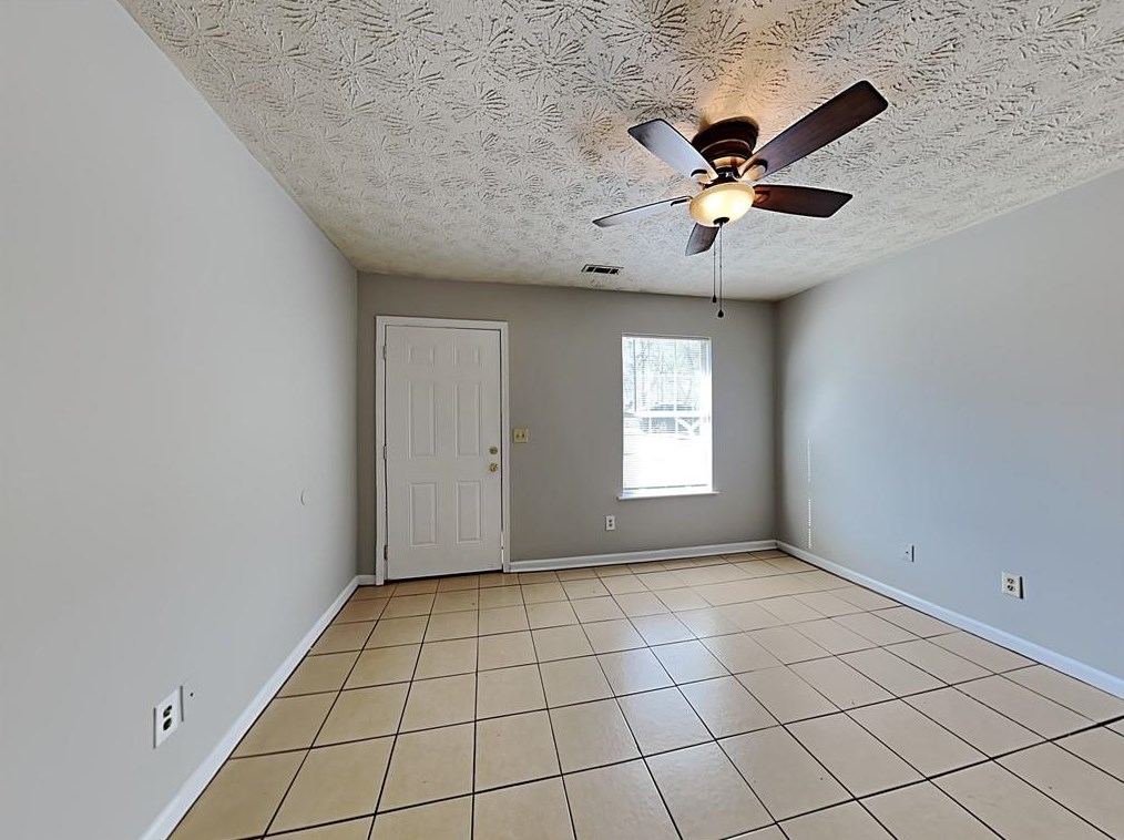 6114 Green Acres Dr Sw, Porterdale, GA 30014