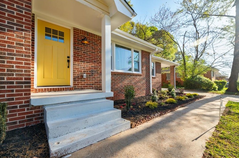 2695 Miriam Ln, Decatur GA  30032-5732 exterior