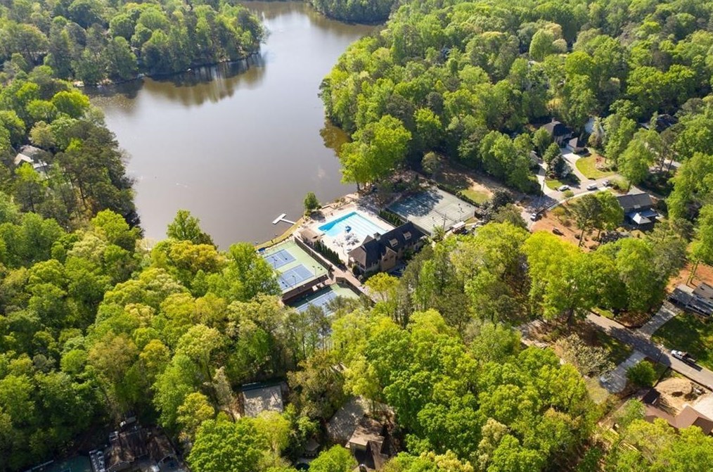 3465 Waddeston Way, Atlanta GA  30319-2544 exterior