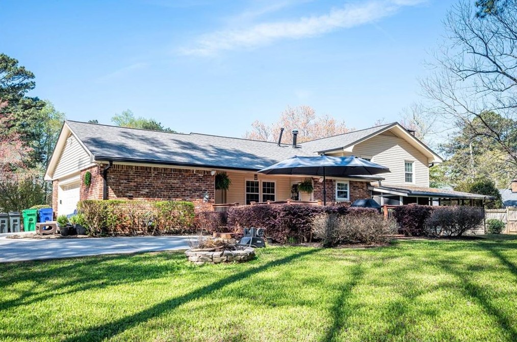 3465 Waddeston Way, Atlanta GA  30319-2544 exterior
