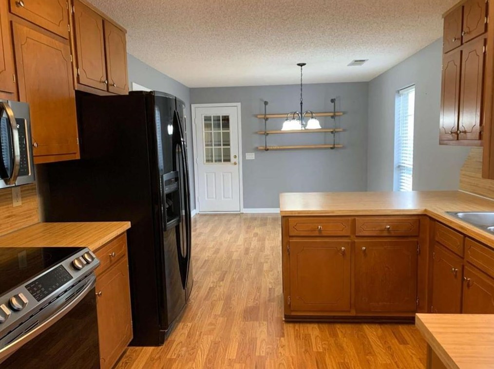 1425 Pounds Rd Sw, Lilburn, GA 30047